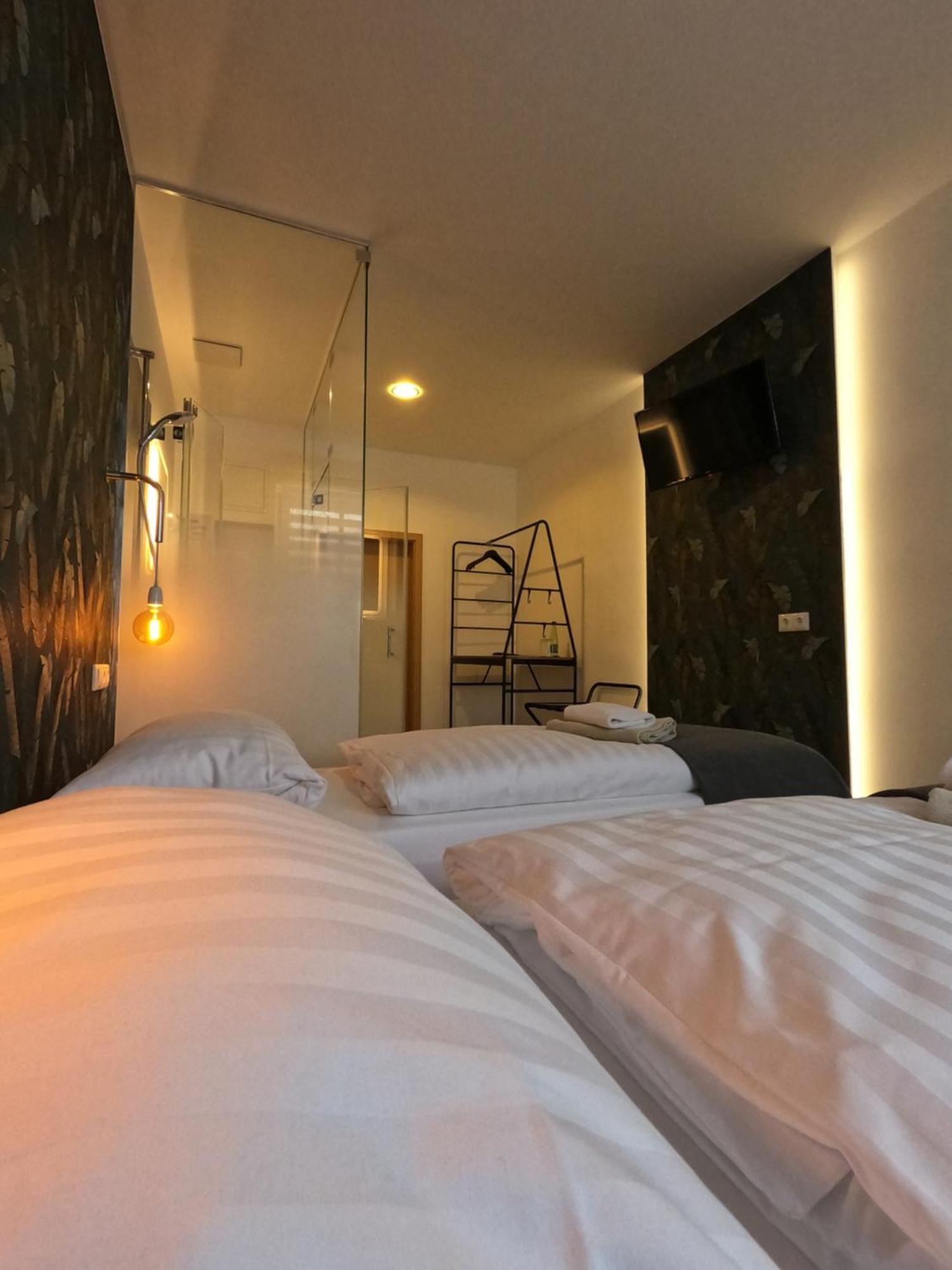 Landgasthof & Hotel Waldeck Treuen Bagian luar foto