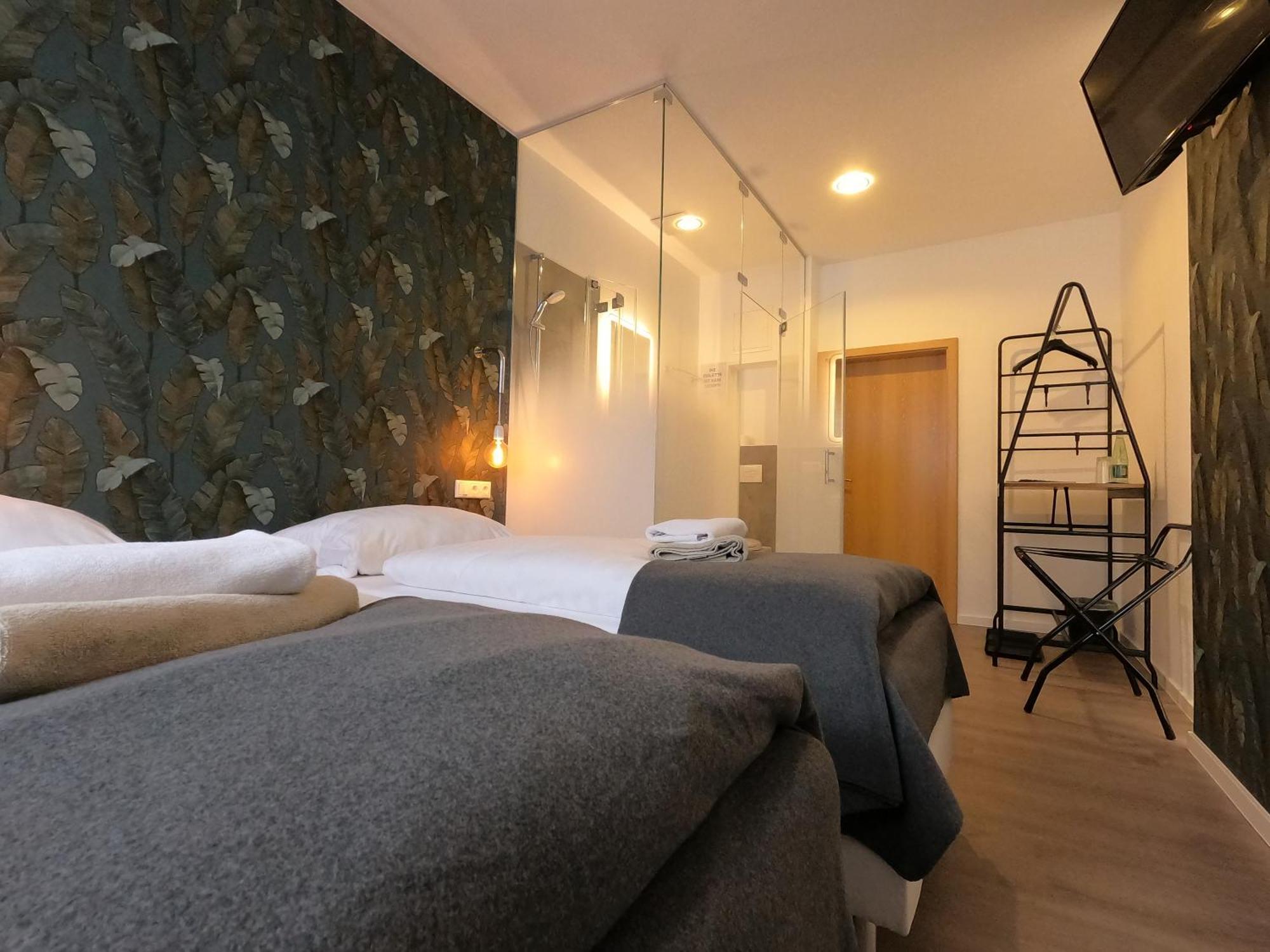 Landgasthof & Hotel Waldeck Treuen Bagian luar foto