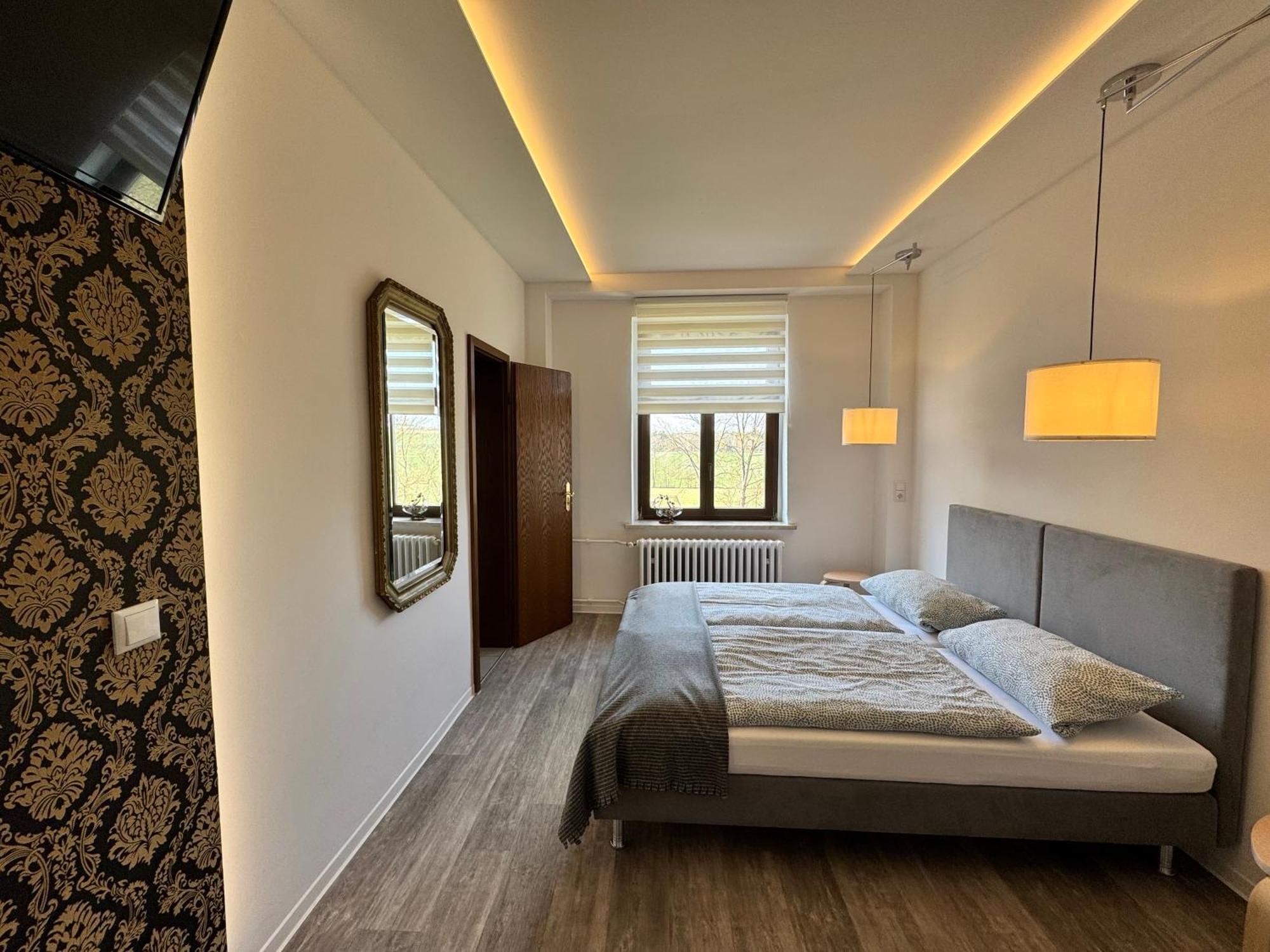 Landgasthof & Hotel Waldeck Treuen Bagian luar foto